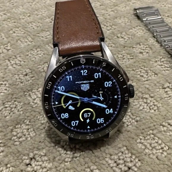TAG Heuer E4 45mm Connected Smartwatch - Picture 4 of 16